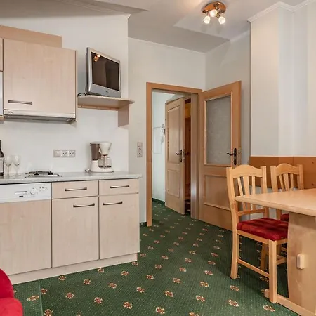 Land- Und Appartementhaus Pircher آيش