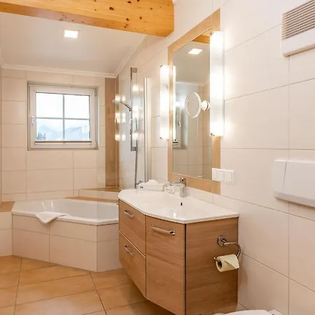 Land- Und Appartementhaus Pircher شقة